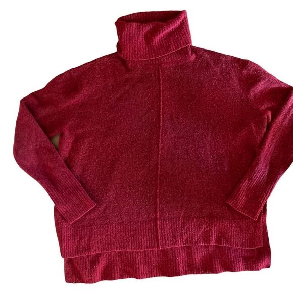Athleta red fuzzy turtleneck loose fit sweater side slits high low hem sz M - Picture 5 of 10